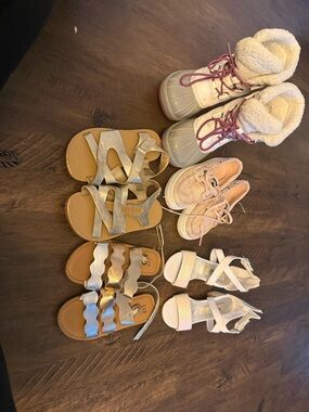 Girls' shoe lot size 12,13,1